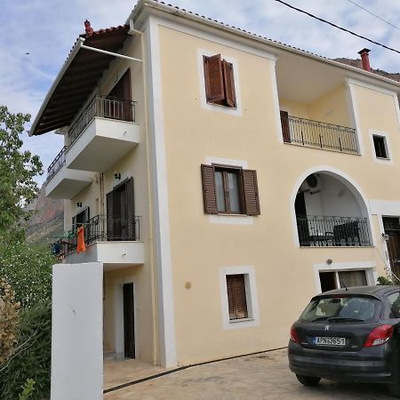Apartment Theodoros Leonídion Екстериор снимка