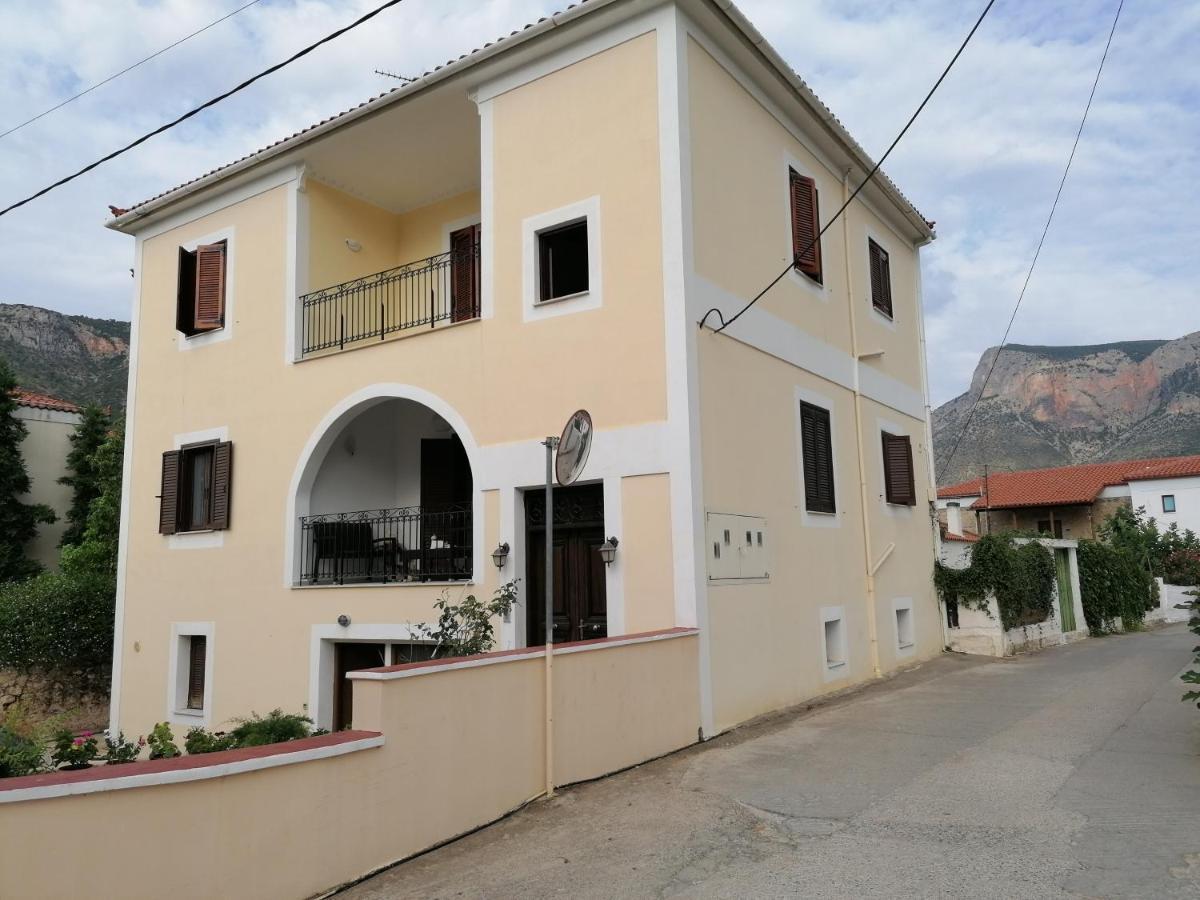 Apartment Theodoros Leonídion Екстериор снимка