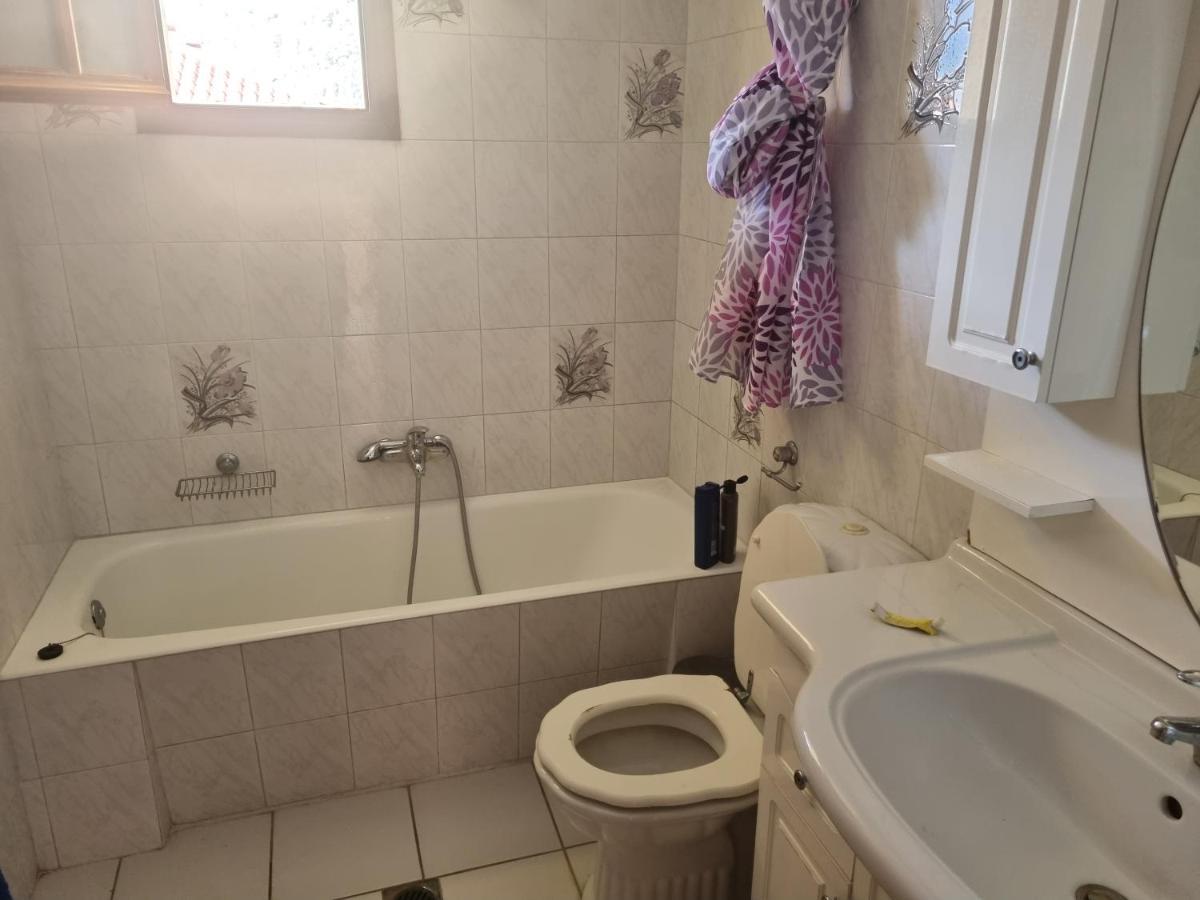 Apartment Theodoros Leonídion Екстериор снимка